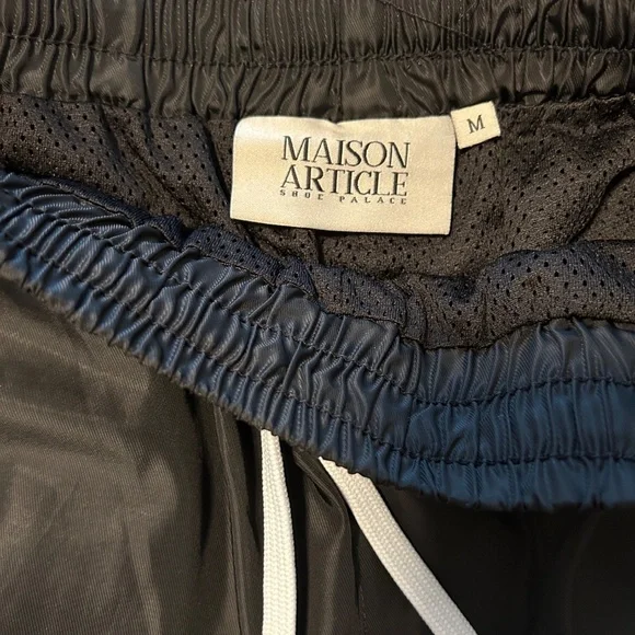 Maison Article Hybrid Men’s Lifestyle Shorts (Black)-Medium - Picture 3 of 3